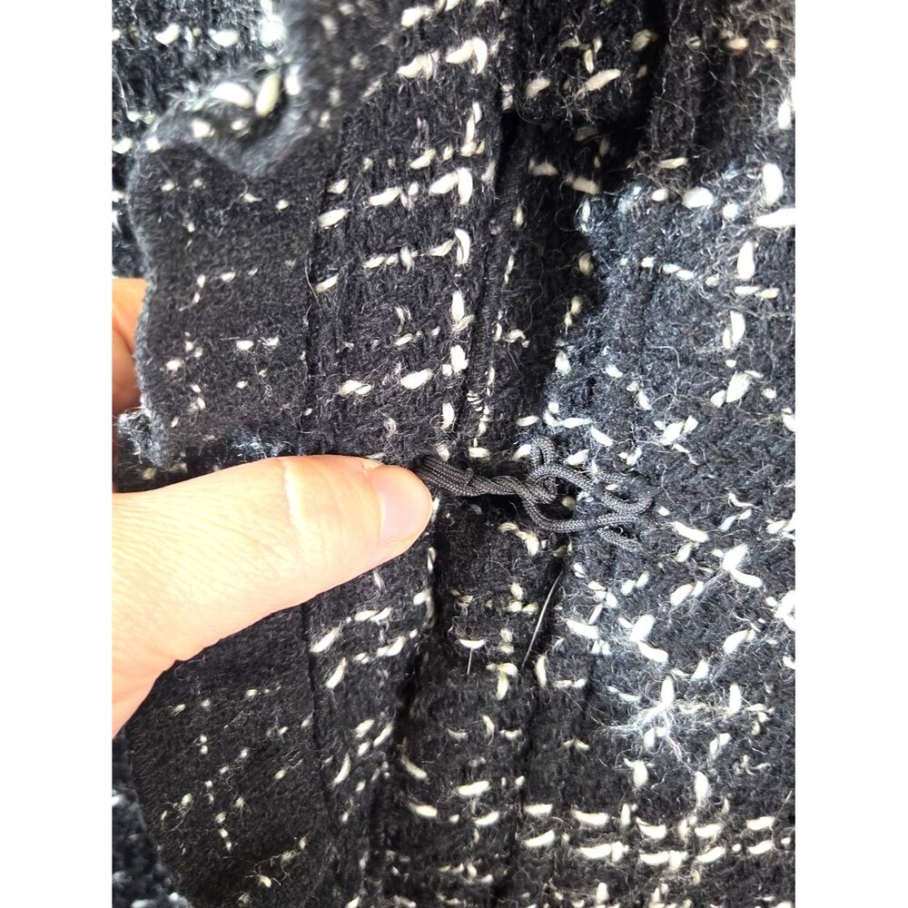 White House Black Market Tweed Long Coat Womens 6 Black White Clasp Front - Picture 13 of 16